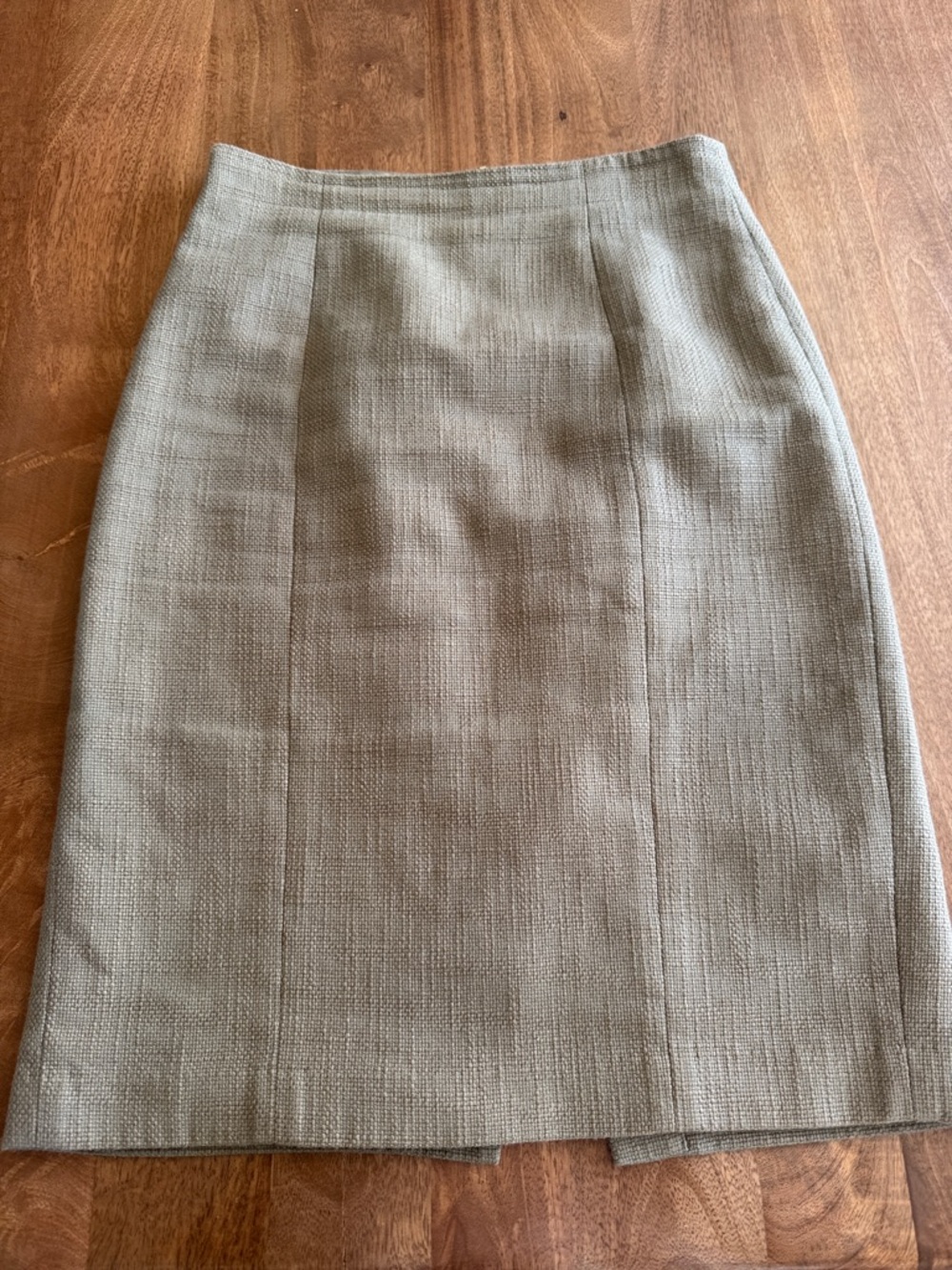 Banana Republic Tailored Textured Pencil Skirt in Light green